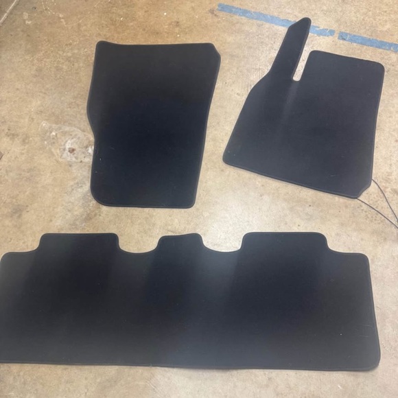 OwEM Carpet Floor Mats – Tesla Model Y (3-Piece Set) - Picture 1 of 3